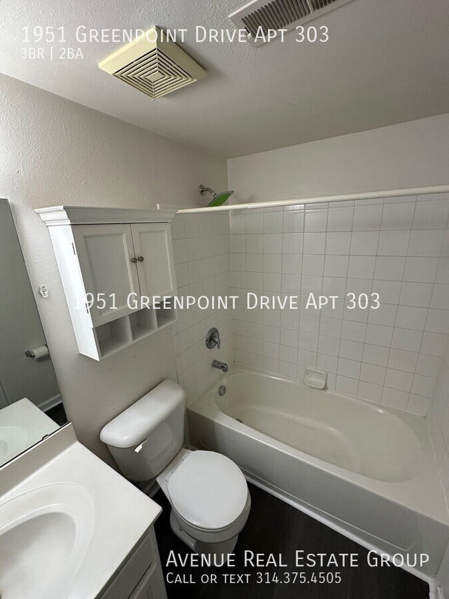 Building Photo - Bright 3-Bed Condo with Modern Updates & P...