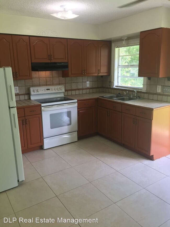 Building Photo - 3 br, 2 bath House - 963 Madison Ave