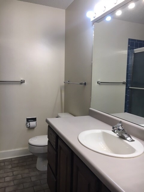 Building Photo - 123 N Locust St