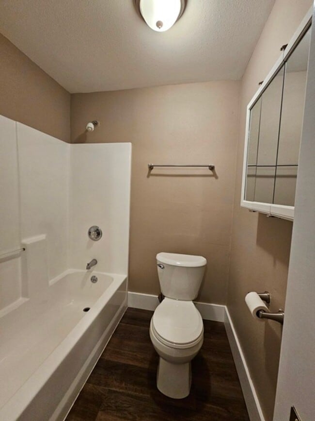Building Photo - 1731 Wildwood Pl NE