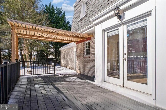 Building Photo - 1221 Forestville Dr