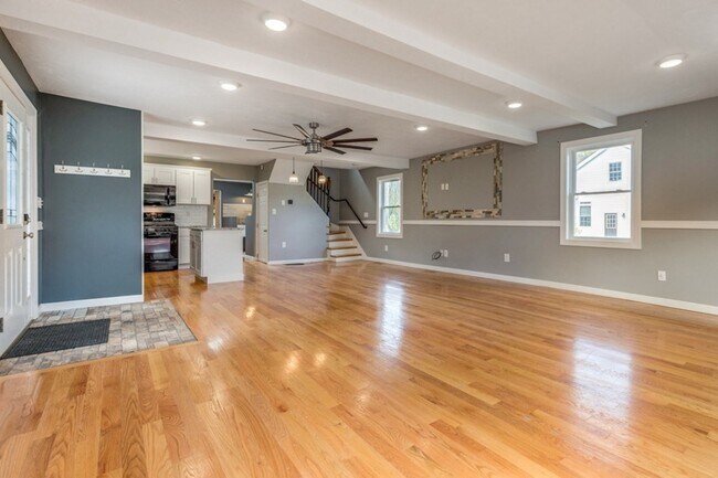 Building Photo - 8 Pluff Ave