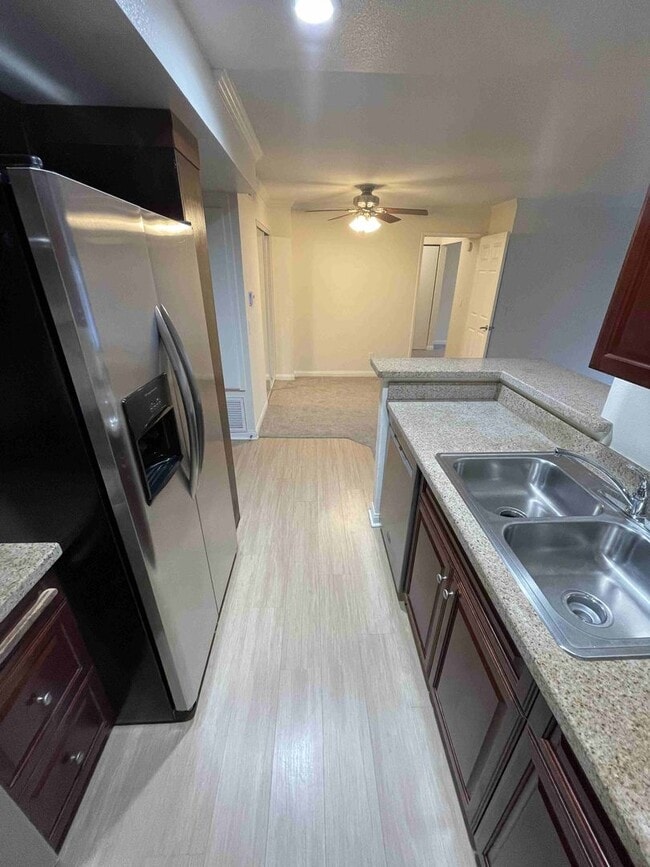 Building Photo - FULLY UPGRADED TWO BEDROOM IN LUXURIOUS COMPLEX!