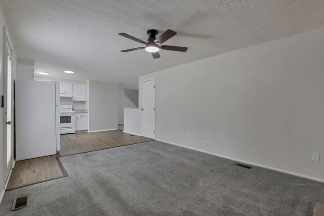 Building Photo - 1488 Red Leaf Ln
