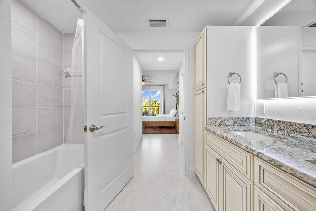 Building Photo - 605 Kemp St