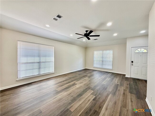 Building Photo - 210 Stone Gate Dr