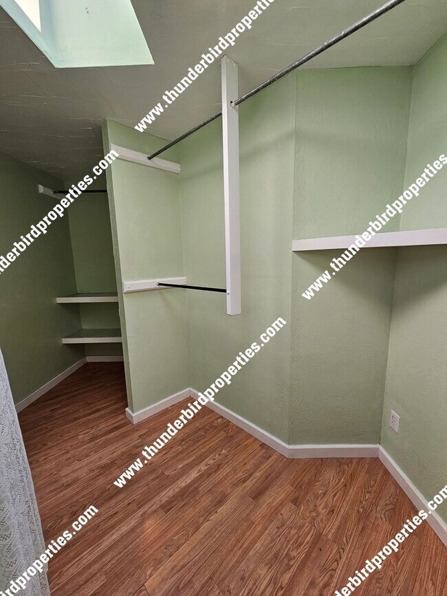 Building Photo - Lovely 3 bedroom, 2 baths in NE Heights!