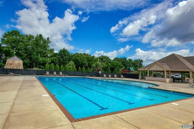 Building Photo - 124 Oak Fletcher Dr