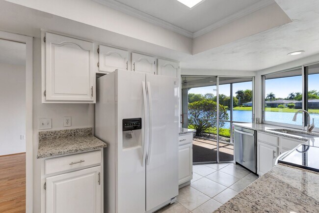 Building Photo - ** LAKEWOOD ** 3 BED / 2 BATH / GARAGE - SINGLE FAMILY HOME - GREAT LOCATION! - PET OK - ANNUAL R...