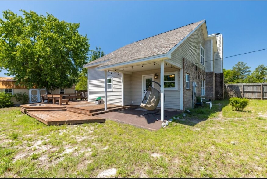 Building Photo - 650 Reynolds Cir