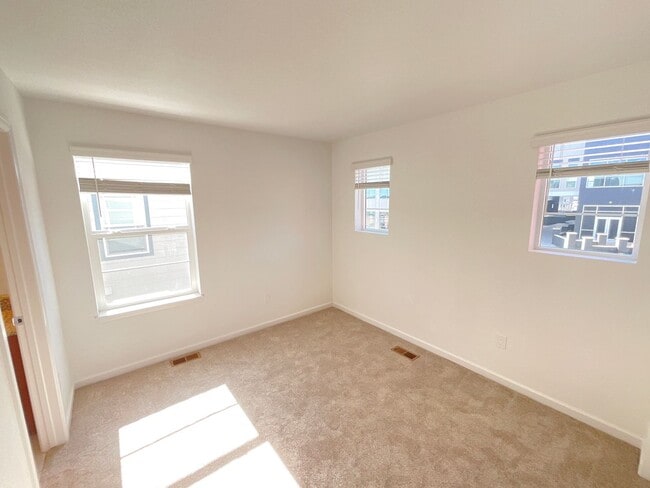 Building Photo - 3 Bedroom Townhome Available Near Voyager Pkwy & Interquest Pkwy!