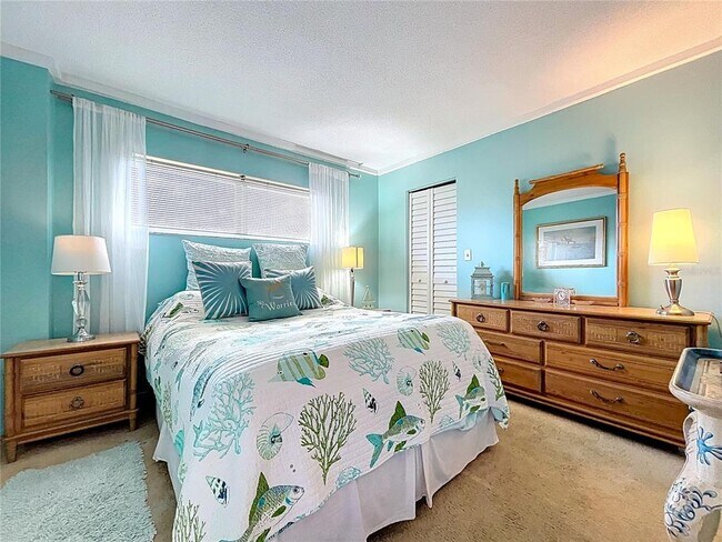 Building Photo - 4650 Cove Cir