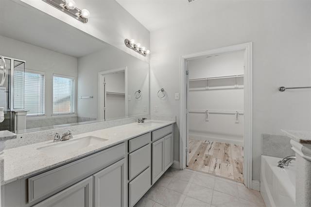 Building Photo - 2104 Barx Dr