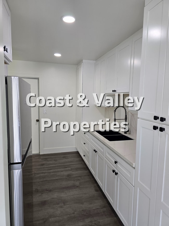 Building Photo - Beautiful North Salinas Unit for RENT!!!