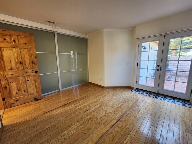 Building Photo - Elevated Living with Sunset Views