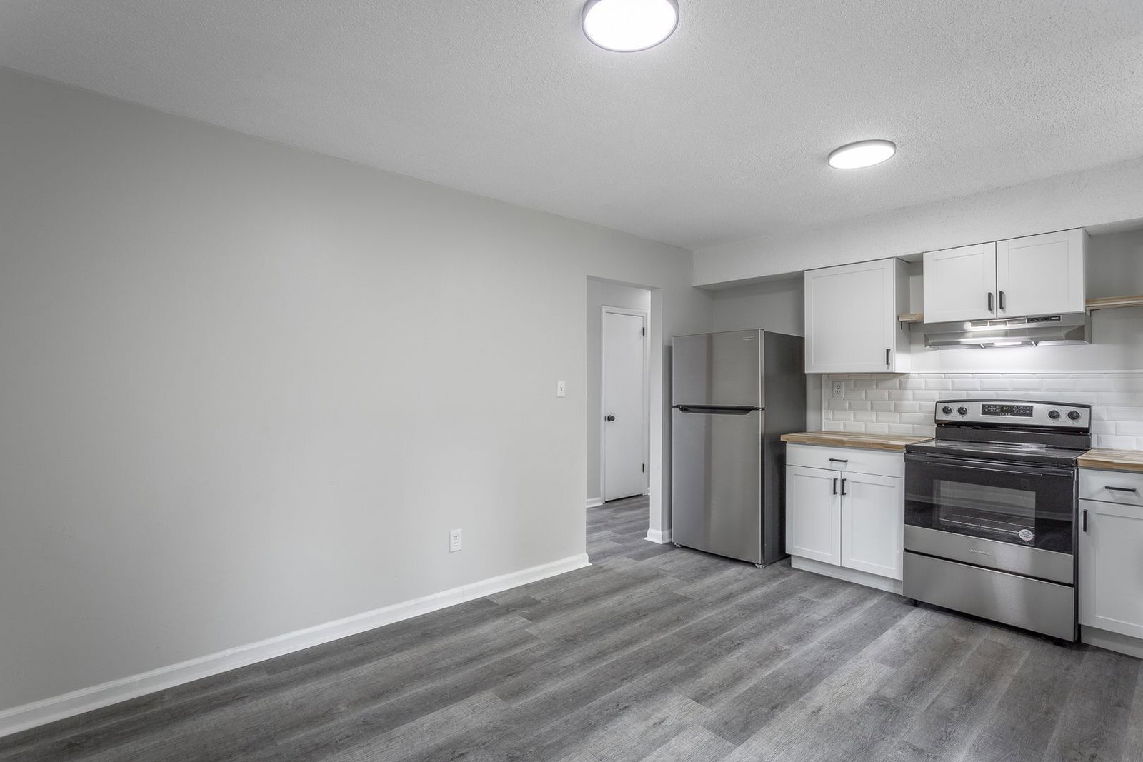 Building Photo - 833 Sylvan Dr