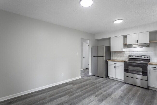 Building Photo - 833 Sylvan Dr