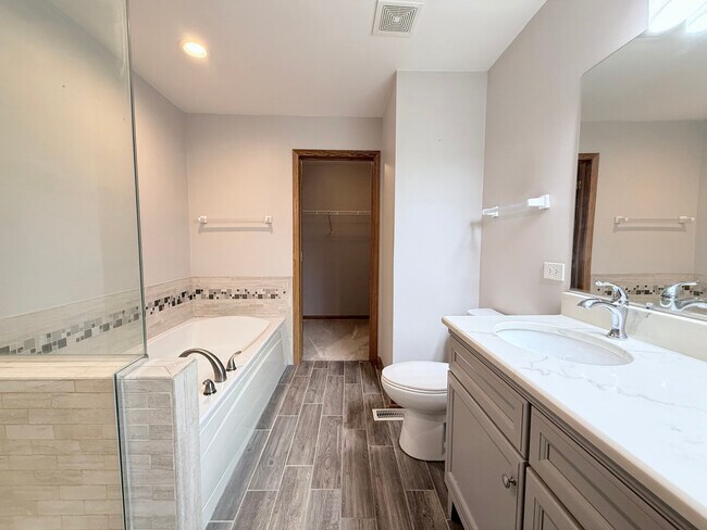 Building Photo - 239 Springbrook Trail S