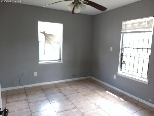 Building Photo - 7949 Lockwood Dr