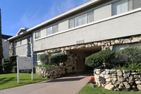 Building Photo - Yarmouth Gardens
