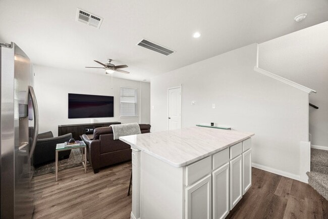 Building Photo - 24802 Landolfi Dr