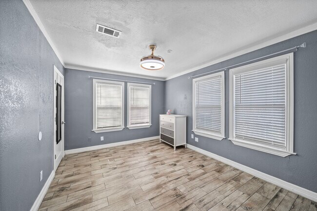 Building Photo - 105 Pompano Ave