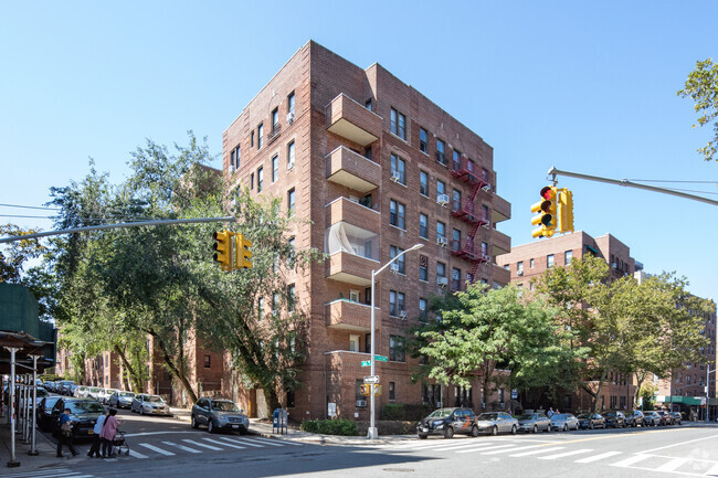 Building Photo - The Ambassador