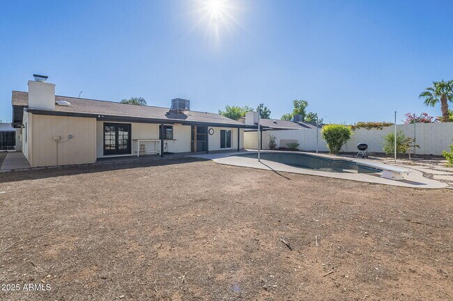 Building Photo - 2436 E Javelina Ave