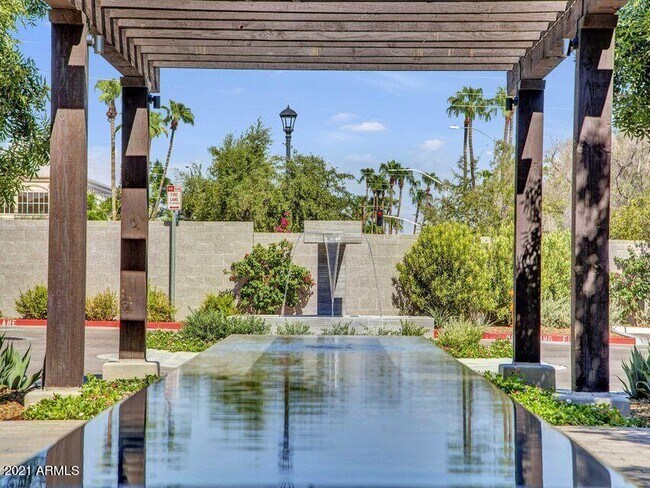 Building Photo - 6166 N Scottsdale Rd