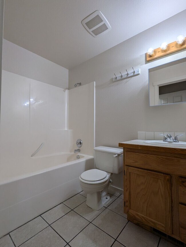 Building Photo - BishCarlson - 2907-2909 S 9th St