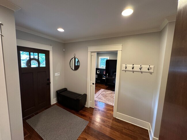 Building Photo - 4015 Wood End Dr
