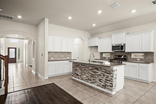 Building Photo - 610 Puerta Vallarta Ln
