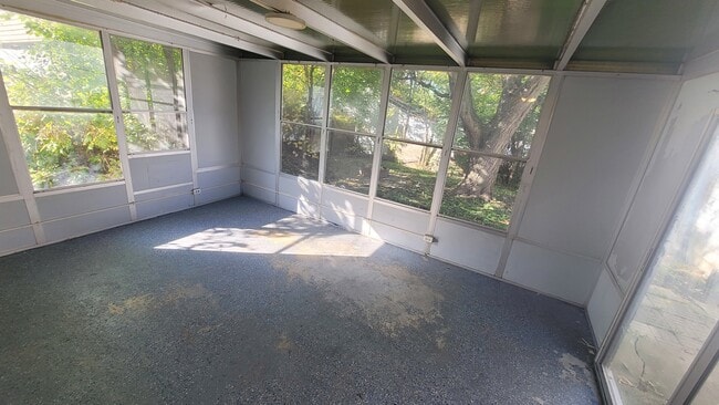 Building Photo - 34 Hickory Dr