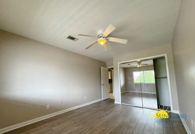 Building Photo - Renovated Waterfront Condo in Fort Walton ...