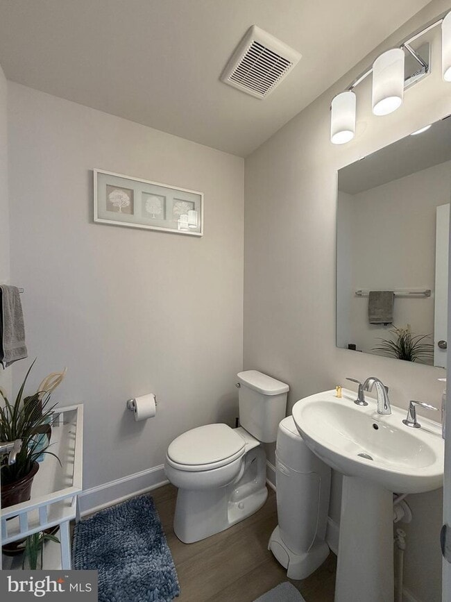 Building Photo - 10802 Foxtrot Cir