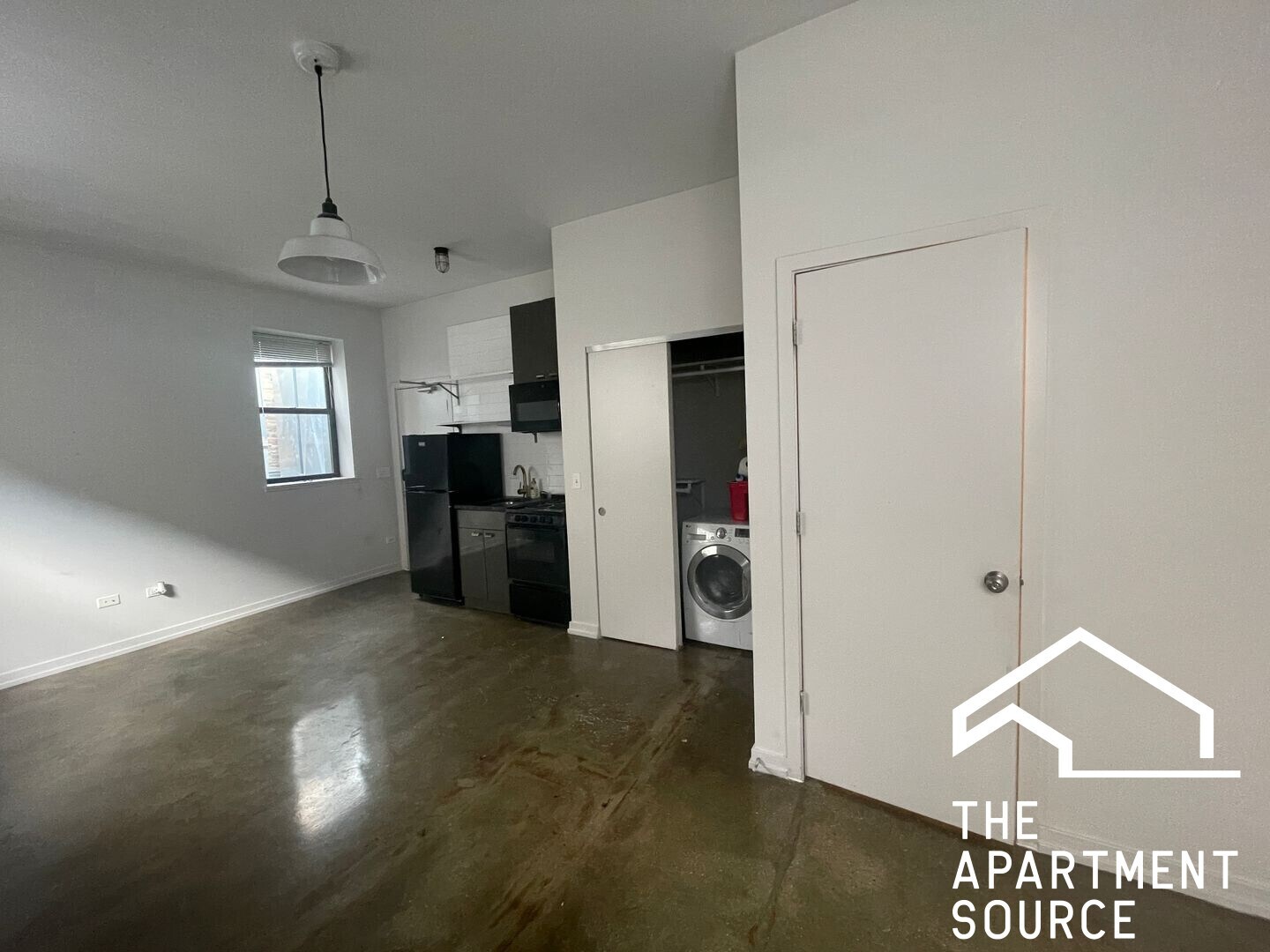 Building Photo - 1136 W Wilson Ave