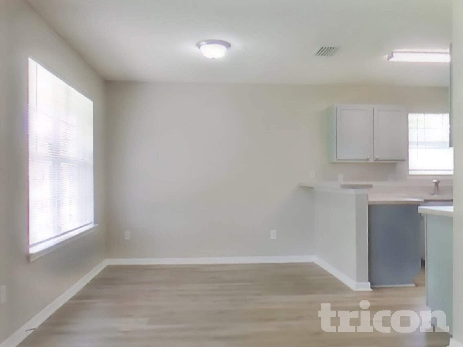 Building Photo - 2727 Fox Creek Dr E