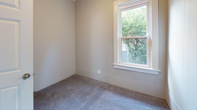 Building Photo - Cudell neighborhood. - 2 bedroom/1 bathroo...