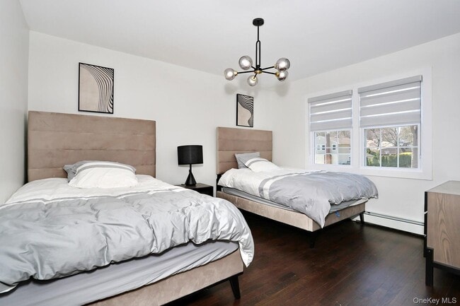 Building Photo - 10 Millbury St