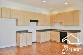 Building Photo - 2 Bed in Prime Logan Square
