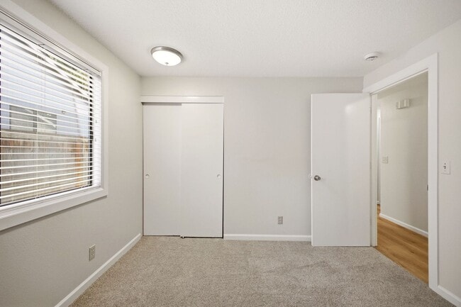 Building Photo - 17563 SW Granada Dr