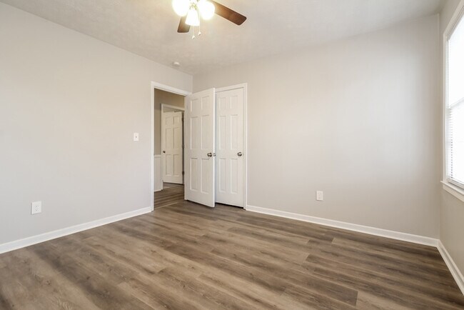 Building Photo - 1202 Green Fern Dr