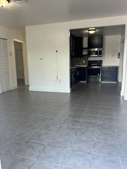 Building Photo - 3120 SW 12th Pl