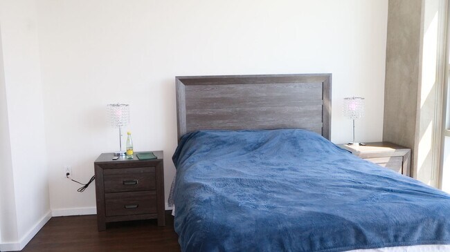 Building Photo - Downtown San Diego 1 bedroom 1 bath apartment For Rent