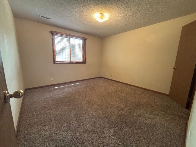 Building Photo - 2135 S 46th Ave