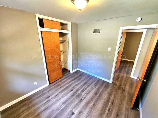 Building Photo - 1130 Forest Home Dr