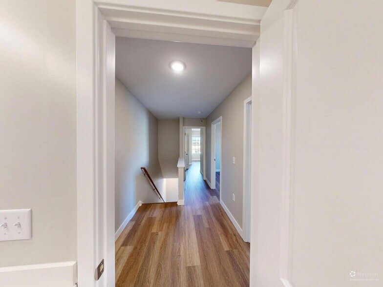 Upstairs hallway - 1341 Luke Ln