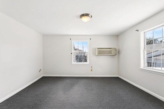 Building Photo - (OTR)4125Magaz