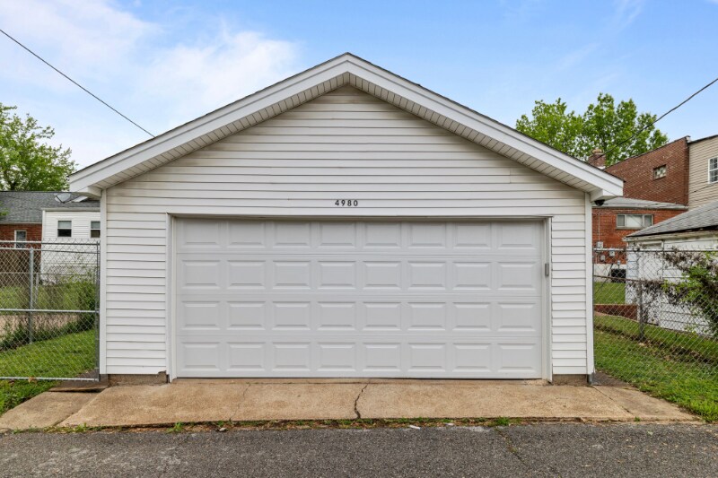 Building Photo - 4980 Fyler Ave