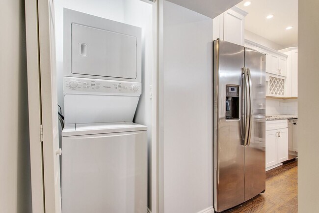 Building Photo - Beautiful 4 Bed 3 Bath Home in Lawrenceville!